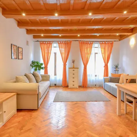 Charming Apartment - Heart Of Brasov Poarta Schei Braşov Exterior photo