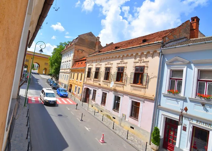 Charming Apartment - Heart Of Brasov Poarta Schei